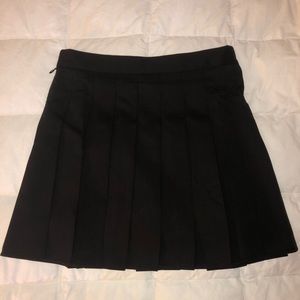 The cutest black pleated skirt!!